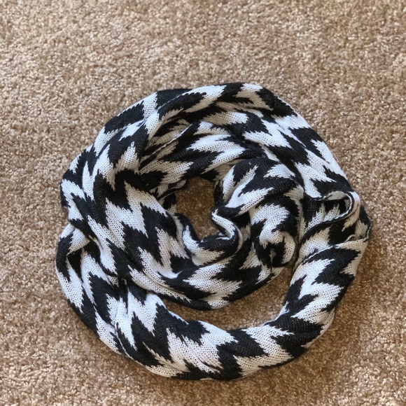 Scarves bundle - Picture 7 of 8